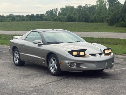 Used 2000 Pontiac Firebird Coupe w/ Opt Pkg RWD image 1