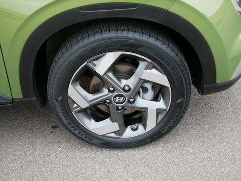 Used 2022 Hyundai Venue SEL FWD image 15