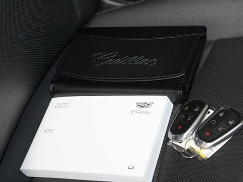 Certified 2022 Cadillac XT5 Premium Luxury image 28