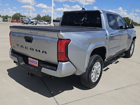 Used 2025 Toyota Tacoma SR5 image 4