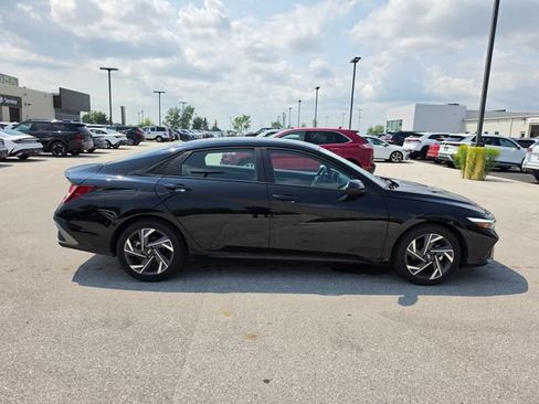 Certified 2025 Hyundai Elantra Sport FWD image 6