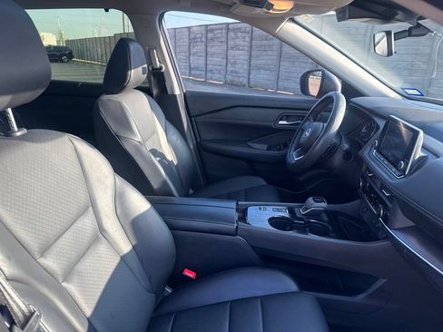 Used 2024 Nissan Rogue SV w/ SV Premium Package FWD image 24