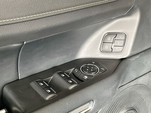 Used 2024 Ford Expedition XLT image 18