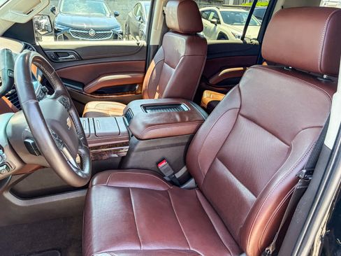 Used 2018 Chevrolet Suburban Premier RWD image 16