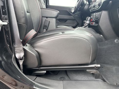 Used 2022 Jeep Wrangler Unlimited Rubicon w/ Xtreme Recon 35" Tire Package AWD/4WD image 13