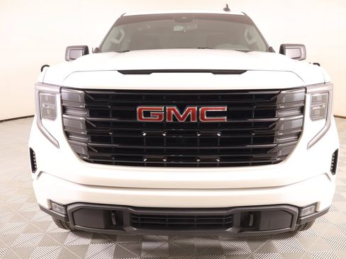 Used 2025 GMC Sierra 1500 Elevation AWD/4WD image 10