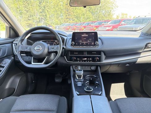 Used 2024 Nissan Rogue SV AWD/4WD image 22