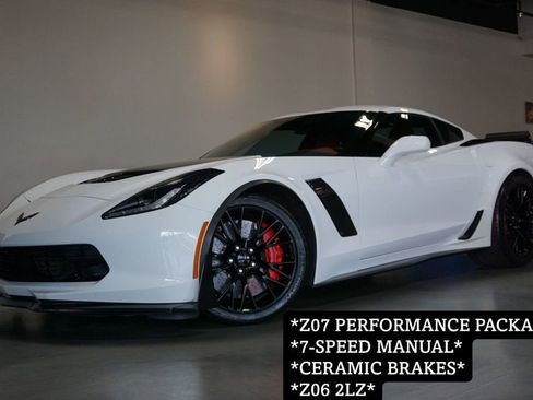 Used 2015 Chevrolet Corvette Z06 w/ Z07 Performance Package image 1