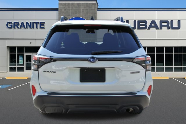 Used 2025 Subaru Forester Premium AWD/4WD image 9
