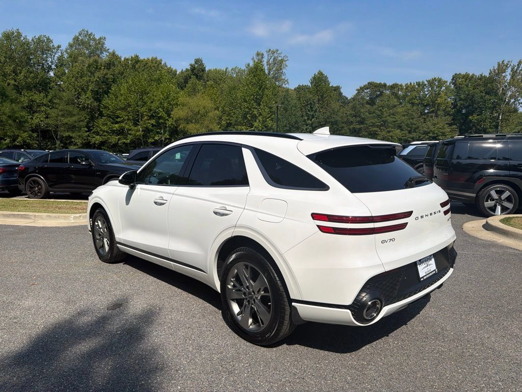 Used 2025 Genesis GV70 3.5T Sport AWD/4WD image 4