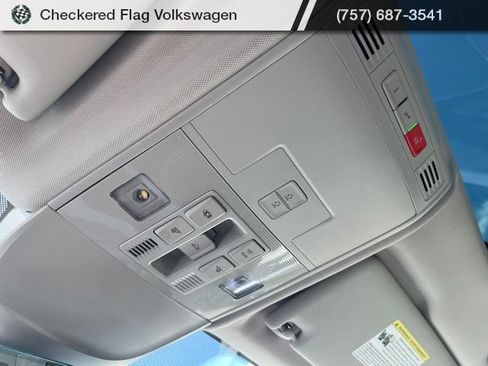 New 2026 Volkswagen Taos SE FWD image 18