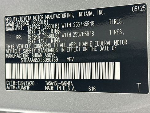 Used 2025 Toyota Grand Highlander AWD image 12