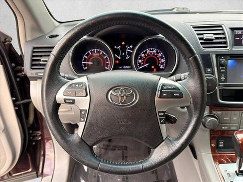 Used 2013 Toyota Highlander Limited image 14