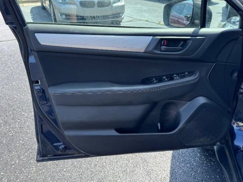 Used 2018 Subaru Outback 2.5i AWD/4WD image 15