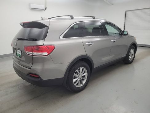 Used 2017 Kia Sorento AWD w/ LX V6 Convenience Package image 10