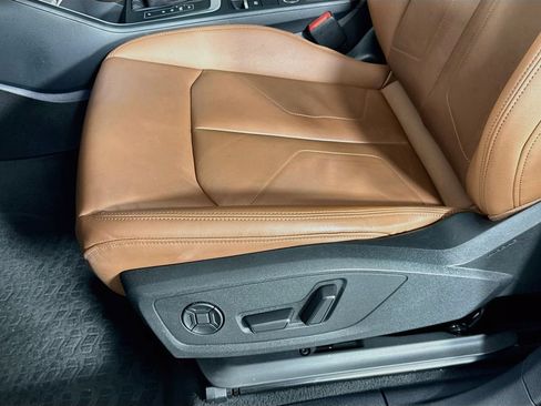Used 2022 Audi Q3 2.0T Premium Plus w/ Premium Plus Package AWD/4WD image 25