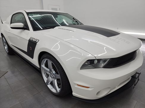 Used 2011 Ford Mustang GT Premium w/ Security Pkg RWD image 3