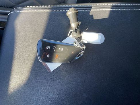 Used 2024 Volkswagen Atlas SEL Premium R-Line image 33