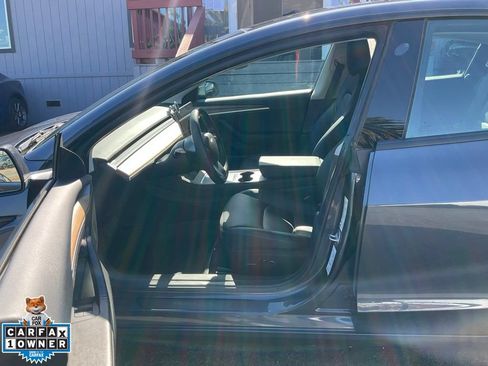 Used 2022 Tesla Model 3 Long Range AWD/4WD image 6