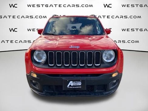 Used 2018 Jeep Renegade Latitude FWD image 2