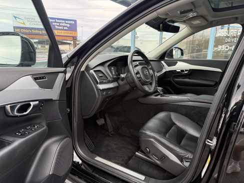 Used 2016 Volvo XC90 T5 Momentum AWD/4WD image 9