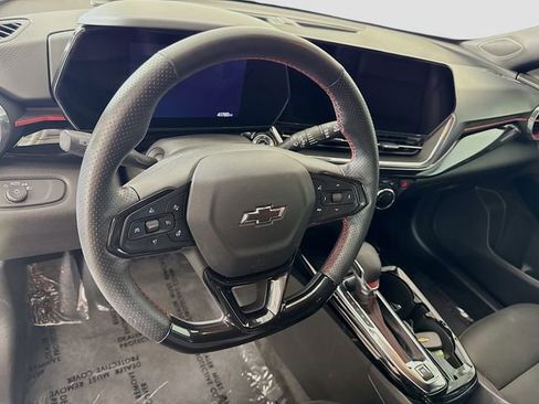 Used 2024 Chevrolet Trax RS w/ Driver Confidence Package image 9