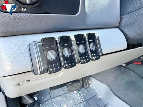 Used 2002 Ford F350 XLT image 32