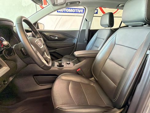 Used 2023 GMC Terrain SLT w/ Tech Package FWD image 17