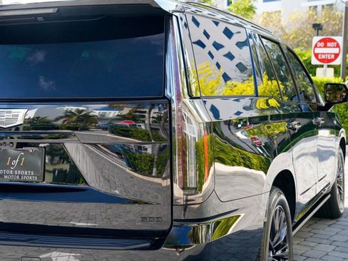 Used 2025 Cadillac Escalade Sport Platinum w/ LPO, ONYX Package image 44