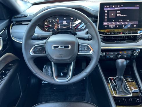 Used 2024 Jeep Compass Limited image 16