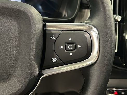 Certified 2026 Volvo XC40 B5 Plus AWD/4WD image 14