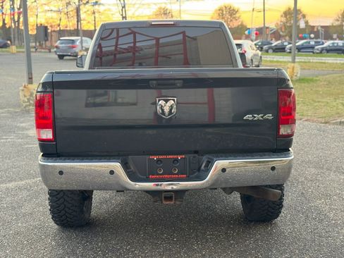 Used 2015 RAM 2500 Tradesman w/ Chrome Appearance Group AWD/4WD image 4
