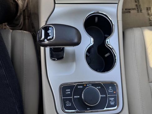 Used 2015 Jeep Grand Cherokee Overland w/ Advanced Technology Group image 27