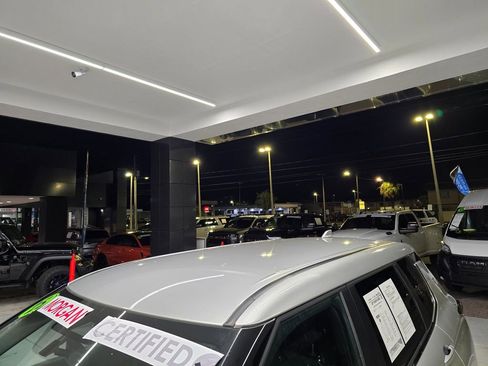 Used 2025 Mitsubishi Outlander SE FWD image 12