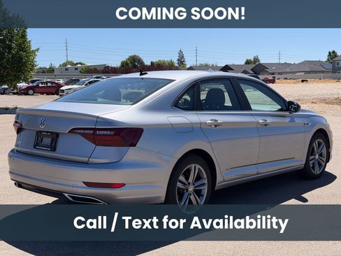 Used 2020 Volkswagen Jetta R-Line w/ R-Line Cold Weather Package FWD image 5