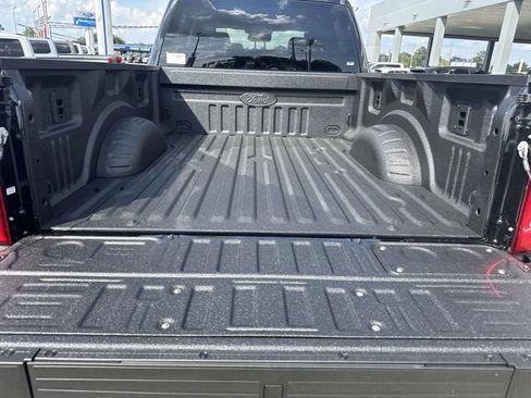 New 2026 Ford F250 Lariat w/ Black Appearance Package AWD/4WD image 13
