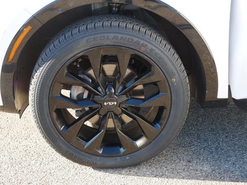 Certified 2023 Kia Sorento SX image 15