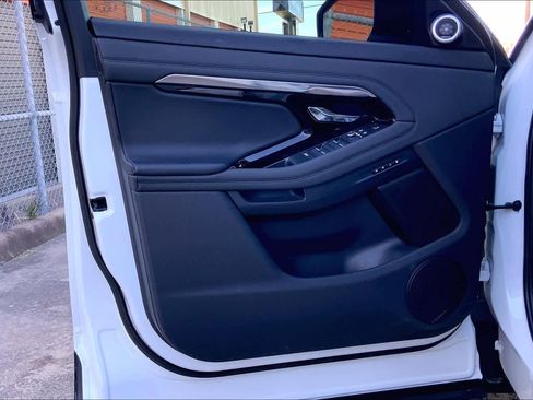 Used 2022 Land Rover Range Rover Evoque R-Dynamic SE image 21