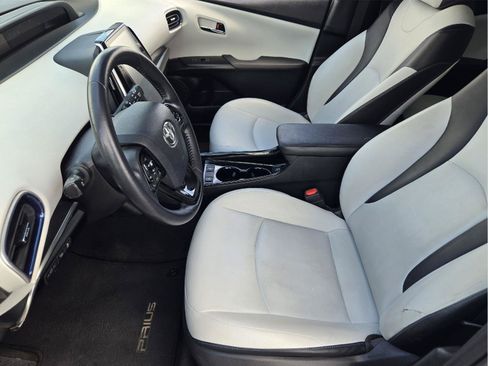 Used 2019 Toyota Prius Limited FWD image 12