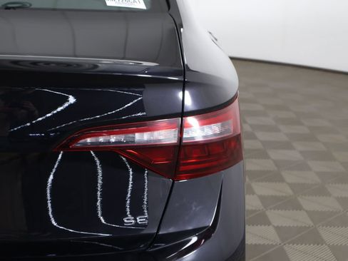 Used 2024 Volkswagen Jetta SE FWD image 16