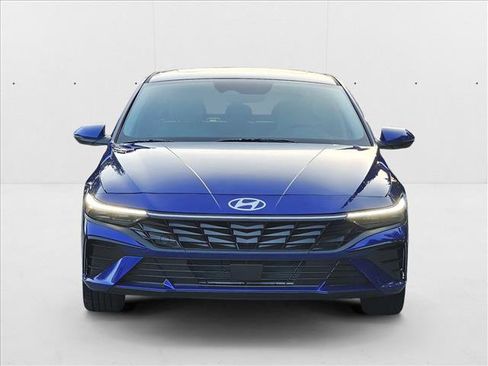 New 2025 Hyundai Elantra Limited image 6