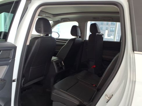 Used 2023 Volkswagen Atlas SE w/ Panoramic Sunroof Package AWD/4WD image 16