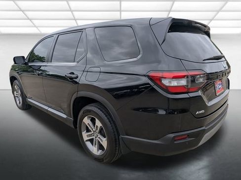 Used 2025 Honda Pilot EX-L image 3