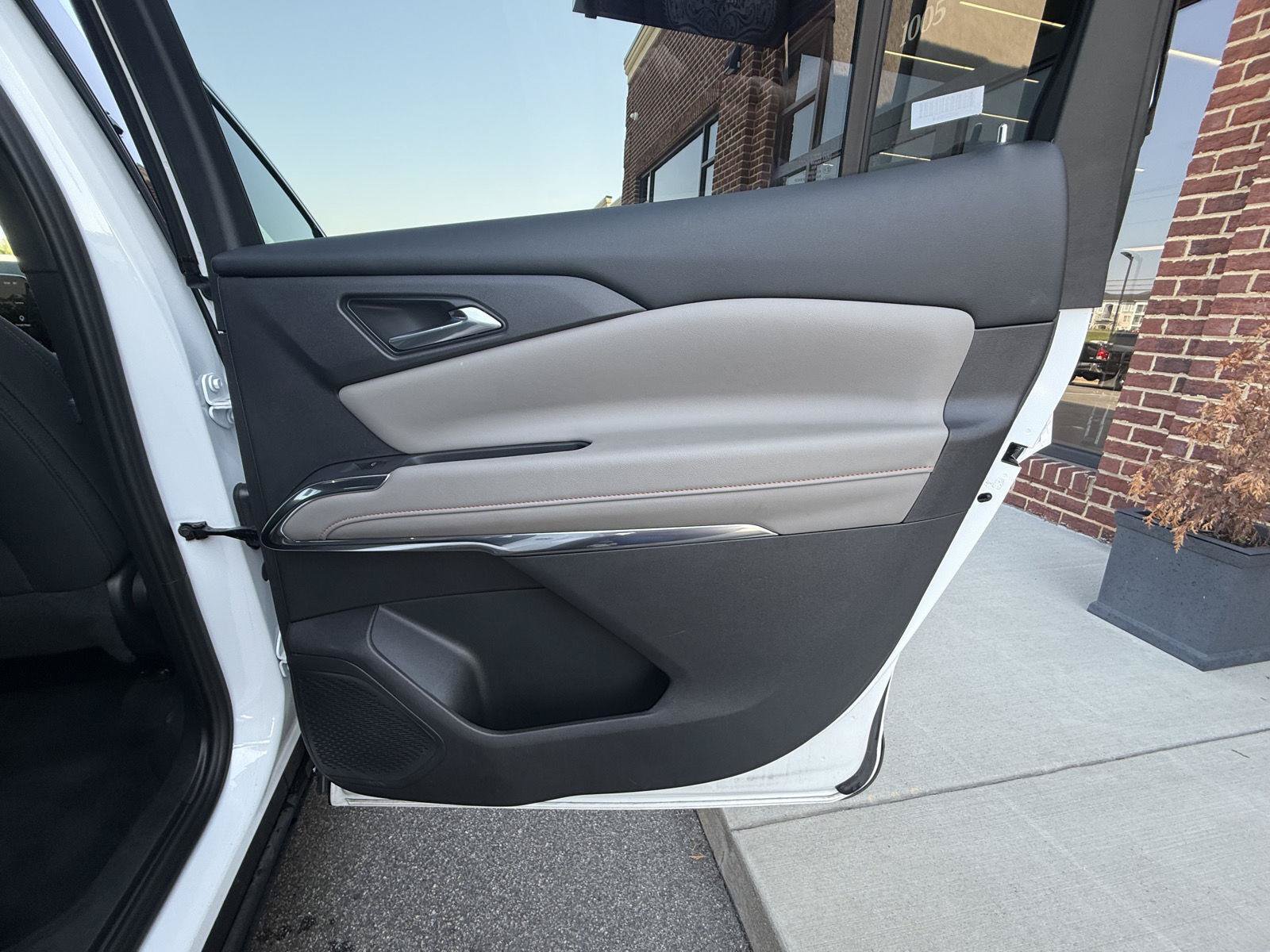 Used 2026 Chevrolet Traverse LT w/ Driver Confidence Package FWD image 25