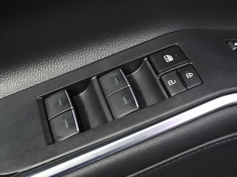Used 2023 Toyota Highlander Platinum AWD/4WD image 24