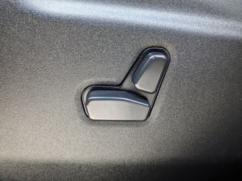 Used 2022 Jeep Grand Cherokee Laredo X image 21