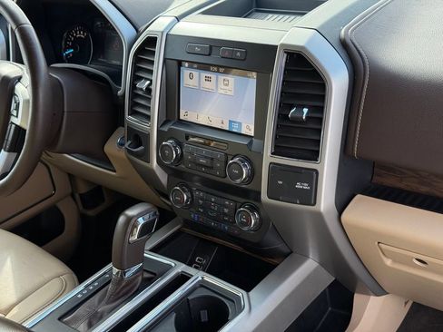 Used 2019 Ford F150 Lariat RWD image 26