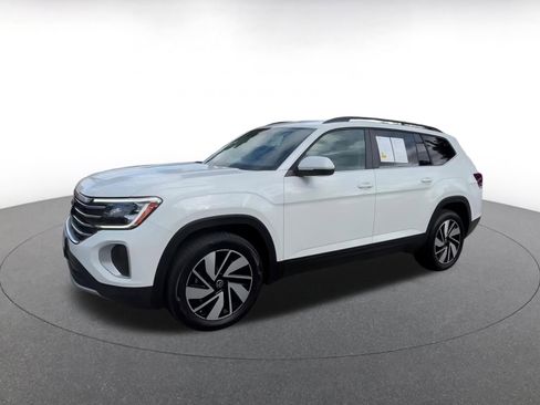 Used 2025 Volkswagen Atlas SE image 8