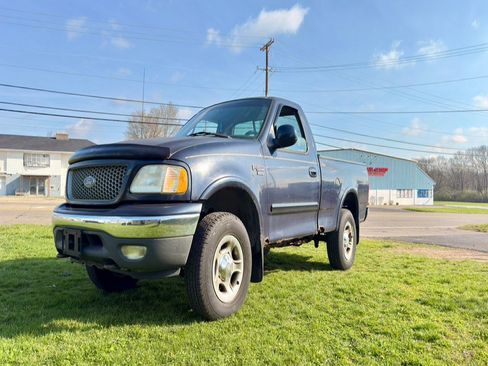 Used 1999 Ford F150 Lariat image 1