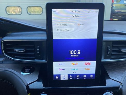 Used 2023 Ford Explorer Platinum w/ Technology Package AWD/4WD image 47